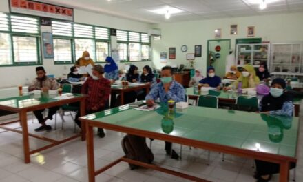 Mantapkan Kompetensi Guru, MGMP Akidah  Akhlak Adakan Pertemuan di MTsN 10 Sleman