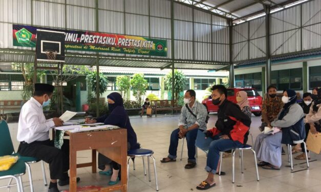 Calon Peserta Didik Antusias Ikuti  PPDB Jalur Khusus MTsN 10 Sleman