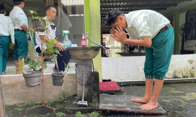 Pesantren Ramadhan MTsN 10 Sleman Ajak Peserta Didik  Perbaiki Tata Cara Berwudhu