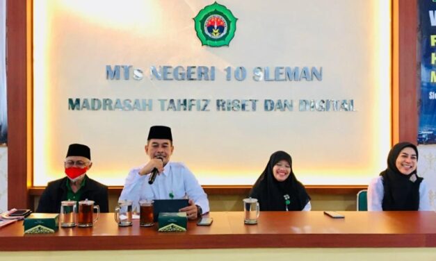 Kakanmenag Sleman Buka Workshop Pembelajaran dan Penguatan  Moderasi Beragama MTsN 10 Sleman