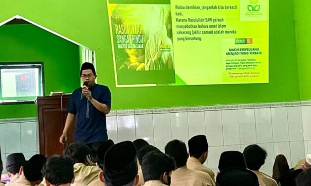 Peringatan Maulid Nabi MTsN 10 Sleman, Ustaz Agung Ajak Generasi Milenial Teladani Rasulullah saw