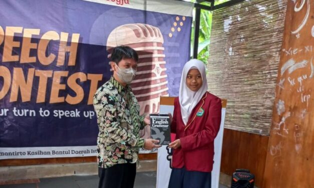 English Camp for Madrasah 2022, MTsN 10 Sleman Raih Juara 2 Speech Contest