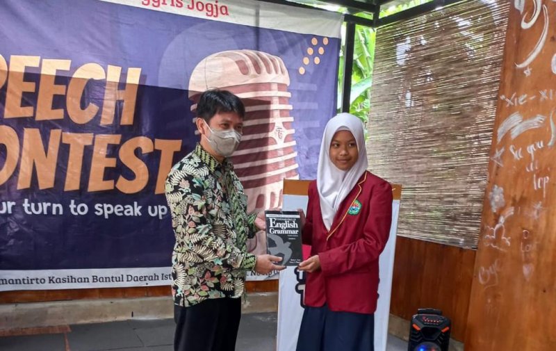 English Camp for Madrasah 2022, MTsN 10 Sleman Raih Juara 2 Speech Contest