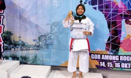 MTsN 10 Sleman Borong Medali Kejurnas Karate Yogyakarta Open Tournament II 2022