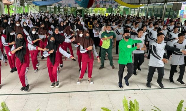 Gerakan Nasional  Aksi Bergizi, MTsN 10 Sleman Gelar Senam dan Sarapan Bersama