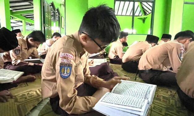 Jumat Berkah, MTsN 10 Sleman Gelar Khotmil Qur’an