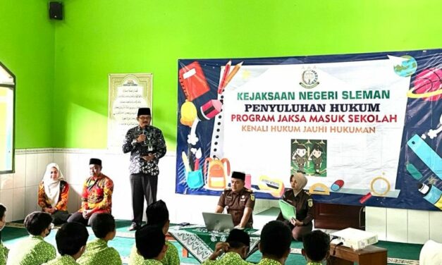 Kasi Dikmad Kankemenag Sleman Dukung Program Jaksa Masuk Sekolah (JMS)  di MTsN 10 Sleman