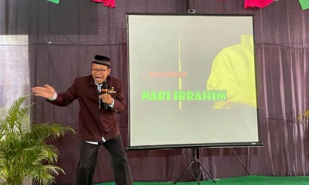 AMT Kelas 8 dan Orang Tua MTsN 10 Sleman,  Ustaz Wuntat Ungkap Tipe Keluarga Ideal