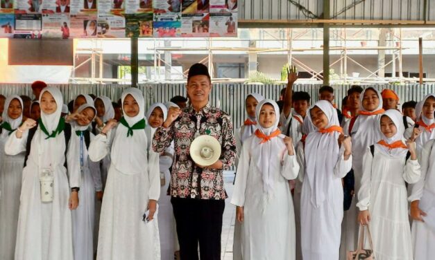 Kepala MTsN 10 Sleman Lepas Manasik Haji MTsN 10 Sleman ke Boyolali