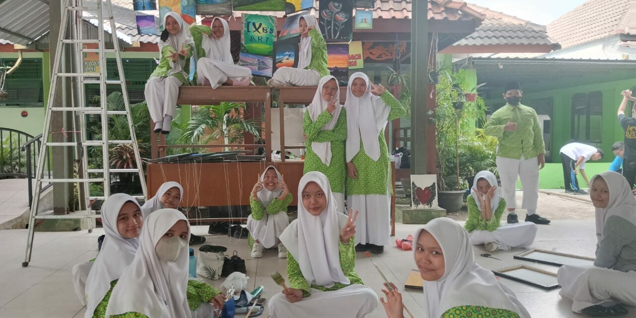 Jelang  Pameran Seni Kelas 9, MTsN 10 Sleman Lakukan Persiapan