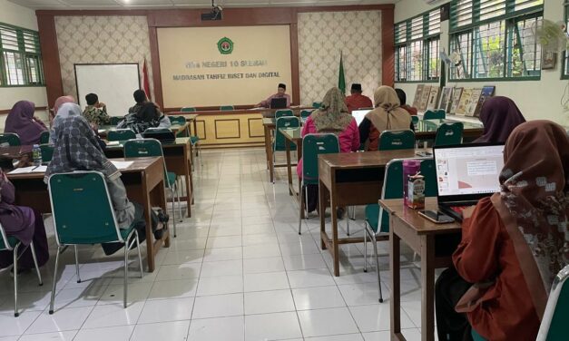 Tentukan Kelulusan Siswa Kelas 9, MTsN 10 Sleman Adakan Rapat Madrasah