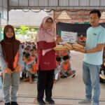 MTsN 10 Sleman Serahkan Donasi  Program Qur’an Braille Sahabat Netra