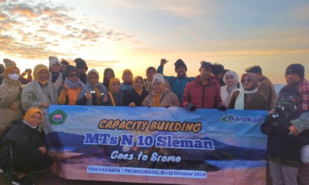 Capacity Building MTsN 10 Sleman Goes to Bromo