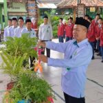 Pengguntingan Pita Tandai Pembukaan P5RA Tema Wirausaha dan Budaya Nusantara MTsN 10 Sleman