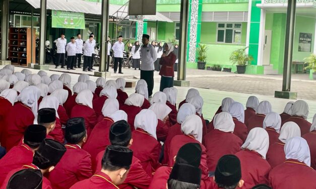 Apel Pagi MTsN 10 Sleman: Wujudkan  Anak Indonesia Hebat, Cerdas, dan Berkarakter