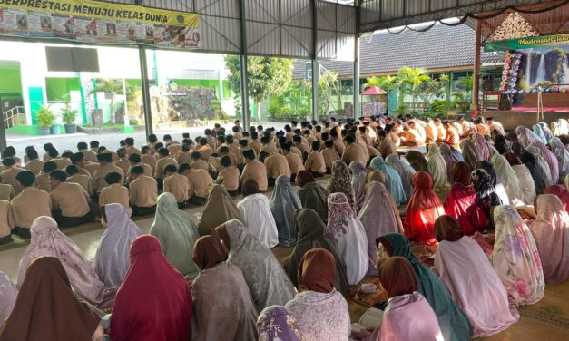 Suasana Khusyuk Warnai Doa Bersama  MTsN 10 Sleman