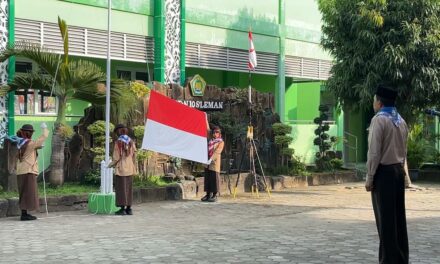 Peringatan Hari Pramuka ke-64 di MTsN 10 Sleman : Kolaborasi Membangun Ketahanan Bangsa