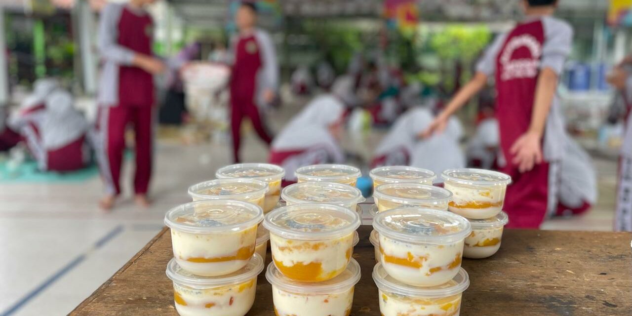 Ceria di Kelas Memasak P5RA, Siswa MTsN 10 Sleman Racik Mango Milky Cheesy dan Jasuke Creamy