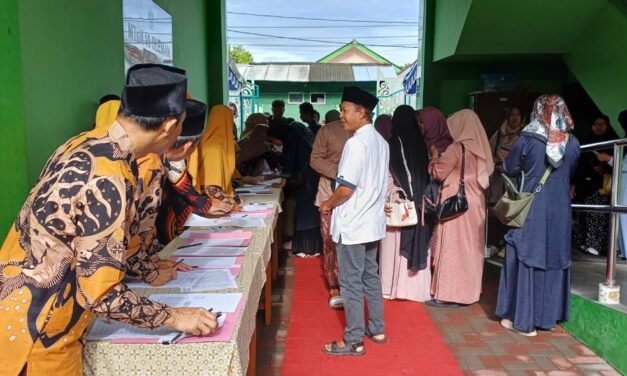 Orang Tua Siswa Kelas 7 dan 8 Ambil Hasil STS Sekaligus Hadiri Gelar Karya P5RA di MTsN 10 Sleman