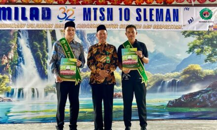 Semarak Milad Ke-32, MTsN 10 Sleman Umumkan Guru dan Pegawai Favorit