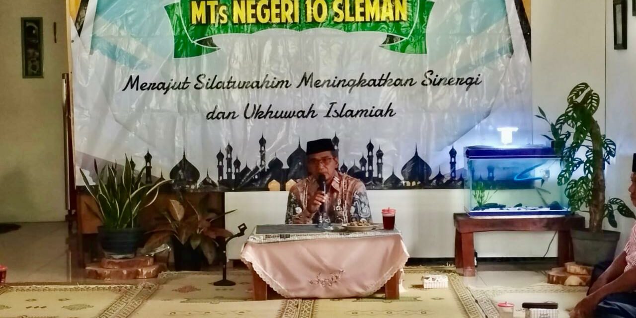 Perkokoh Silaturahmi, Keluarga Besar MTsN 10 Sleman Laksanakan Pengajian Rutin