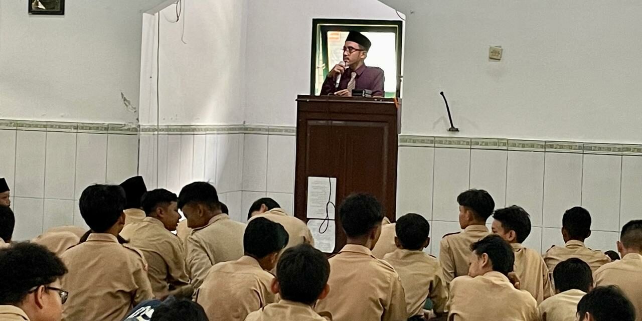 Khutbah Jumat MTsN 10 Sleman: Teman Bisa Membawa ke Surga atau Menyeret ke Neraka