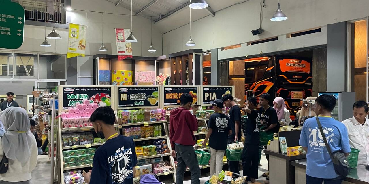 Wisata Belanja Study Tour MTsN 10 Sleman,  Sebuah  Praktik Literasi Finansial