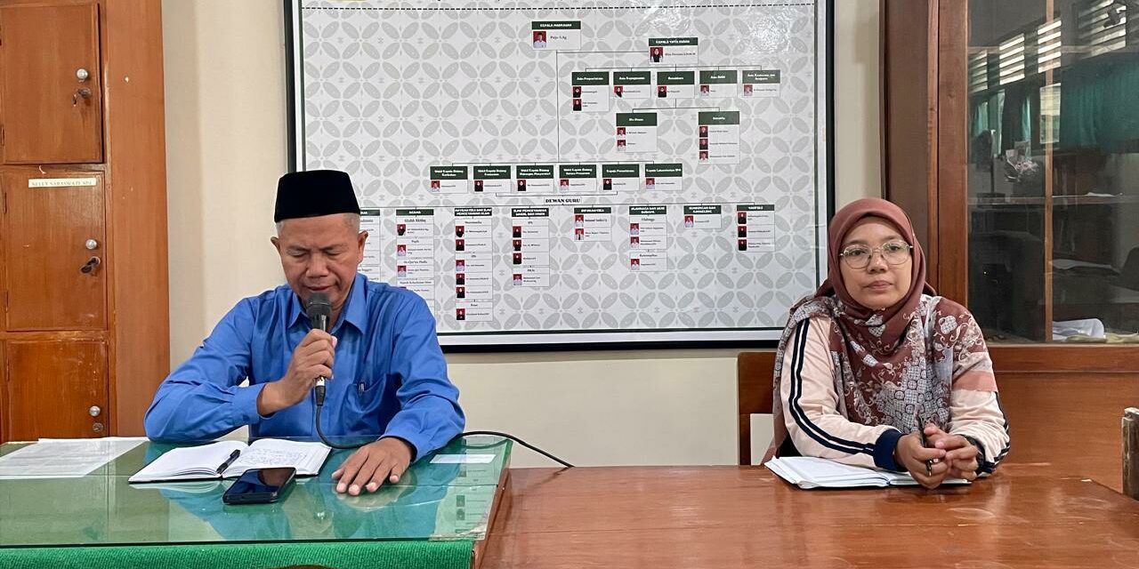 Rapat Dinas MTsN 10 Sleman: Evaluasi dan Refleksi Kinerja Semester Gasal 2025/2026
