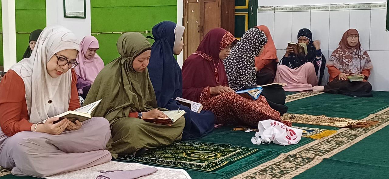 Tasyakuran HAB Kemenag 2025, MTsN 10 Sleman Laksanakan Khotmil Qur’an