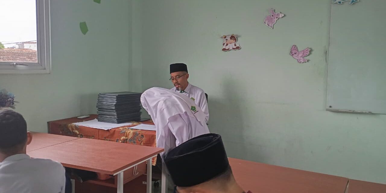 Semangat dan Ceria,  Murid MTsN 10 Sleman  Back to School