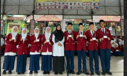 Awal KBM, MTsN 10 Sleman Bertabur Hadiah