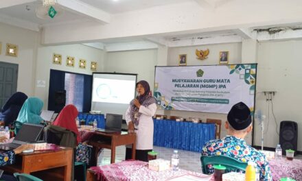 Guru IPA MTs 10 Sleman Ikuti Workshop Penyusunan RPP Deep Learning Berbasis Kurikulum Cinta