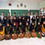 Jaga Kebersihan Kelas, Siswa MTsN 10 Sleman Laksanakan Piket Rutin