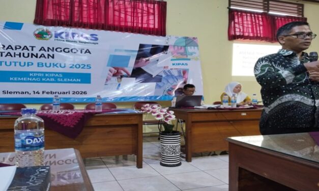 Guru dan Pegawai MTs Negeri 10 Sleman Ikuti RAT Tutup Buku Tahun 2025 KPRI KIPAS