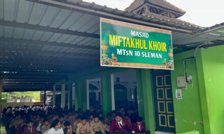 Mujahadah MTsN 10 Sleman  Langitkan Doa demi Kesuksesan Belajar