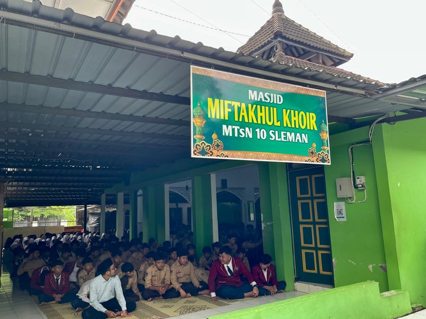 Mujahadah MTsN 10 Sleman  Langitkan Doa demi Kesuksesan Belajar