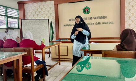Jelang Ramadhan, Keputrian MTsN 10 Sleman Ajak  Siswi Persiapkan Target Ibadah