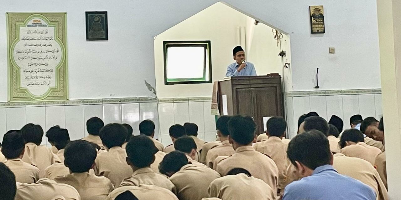 Khotbah Jumat MTsN 10 Sleman, Ajak  Hindari Perbuatan Zalim Sesama Manusia