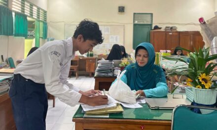 MTsN 10 Sleman Laksanakan  Penggalangan Zakat Fitrah