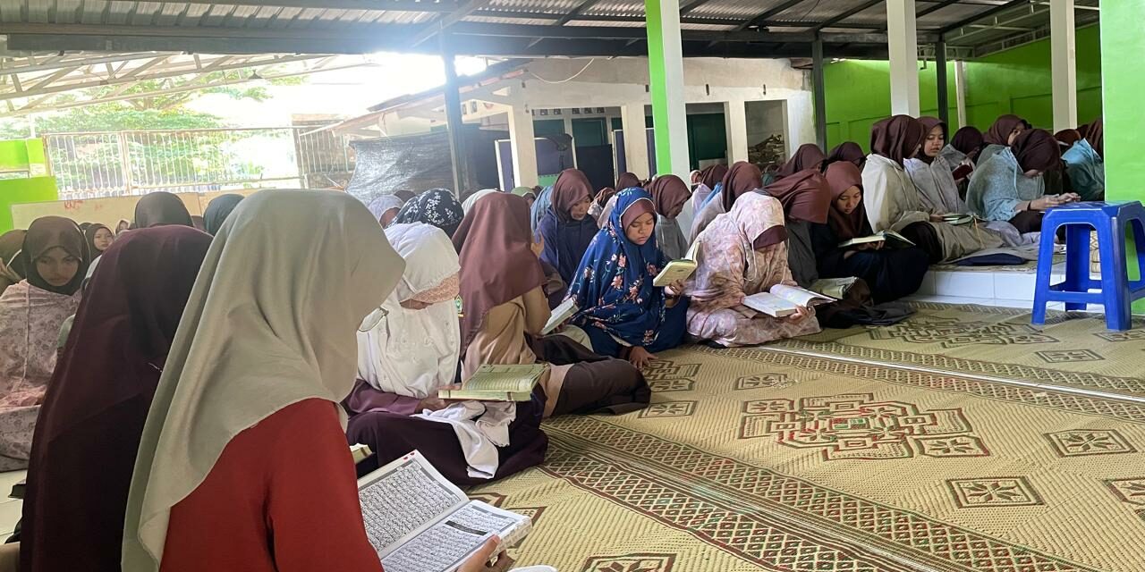 Tasmi’ Juz 28 Warnai Penutupan Kegiatan Ramadhan di MTs N 10 Sleman