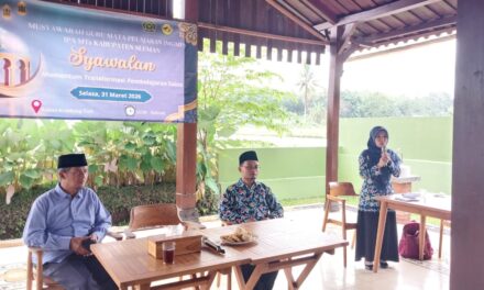 Menguatkan Empati dan Syafaat Melalui Pendidikan, Guru IPA MTsN 10 Sleman Hadiri Syawalan MGMP di Sajian Kembang Turi