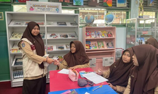 PMR MTsN 10 Sleman Bagikan Tablet Tambah Darah