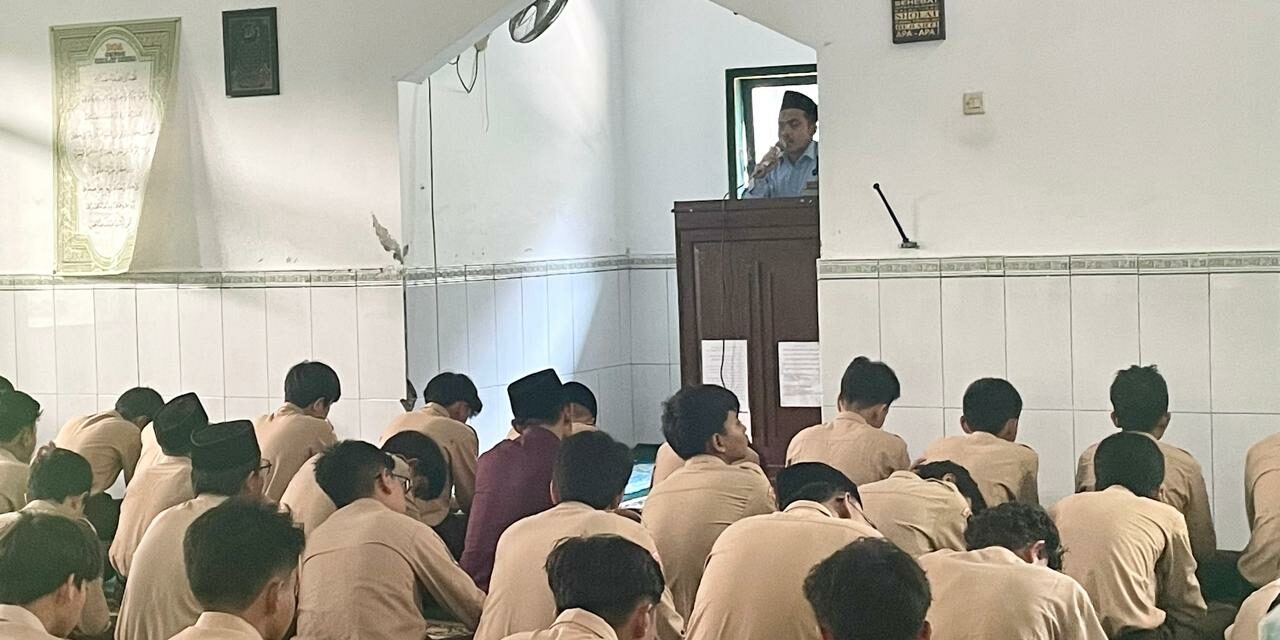 Salat Jumat MTsN 10 Sleman Ingatkan Dua Bekal ke Akhirat
