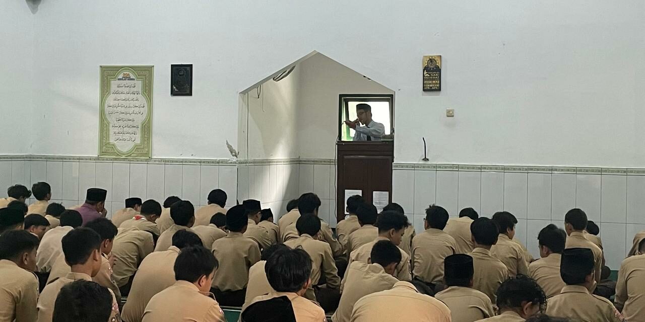 Khatib MTsN 10 Sleman: Jaga Fitrah dan Bentengi Generasi dari Ancaman LGBT