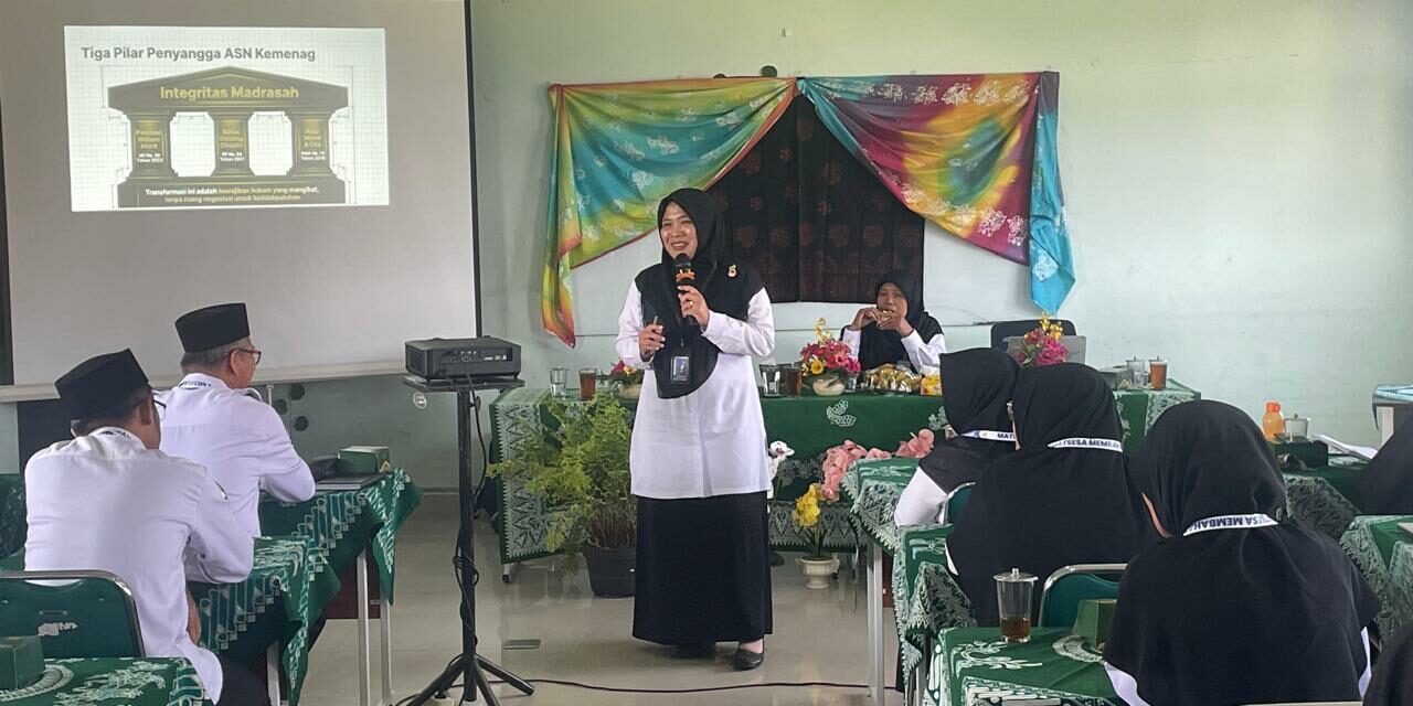 Tegakkan  Disiplin Guru dan Pegawai MTsN 10 Sleman Perkuat Nilai Ber-AKHLAK