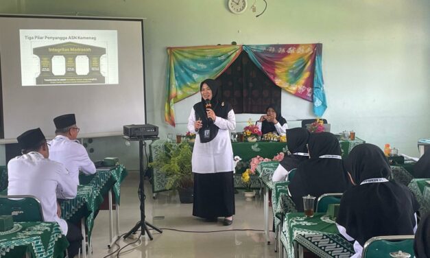 Tegakkan  Disiplin Guru dan Pegawai MTsN 10 Sleman Perkuat Nilai Ber-AKHLAK