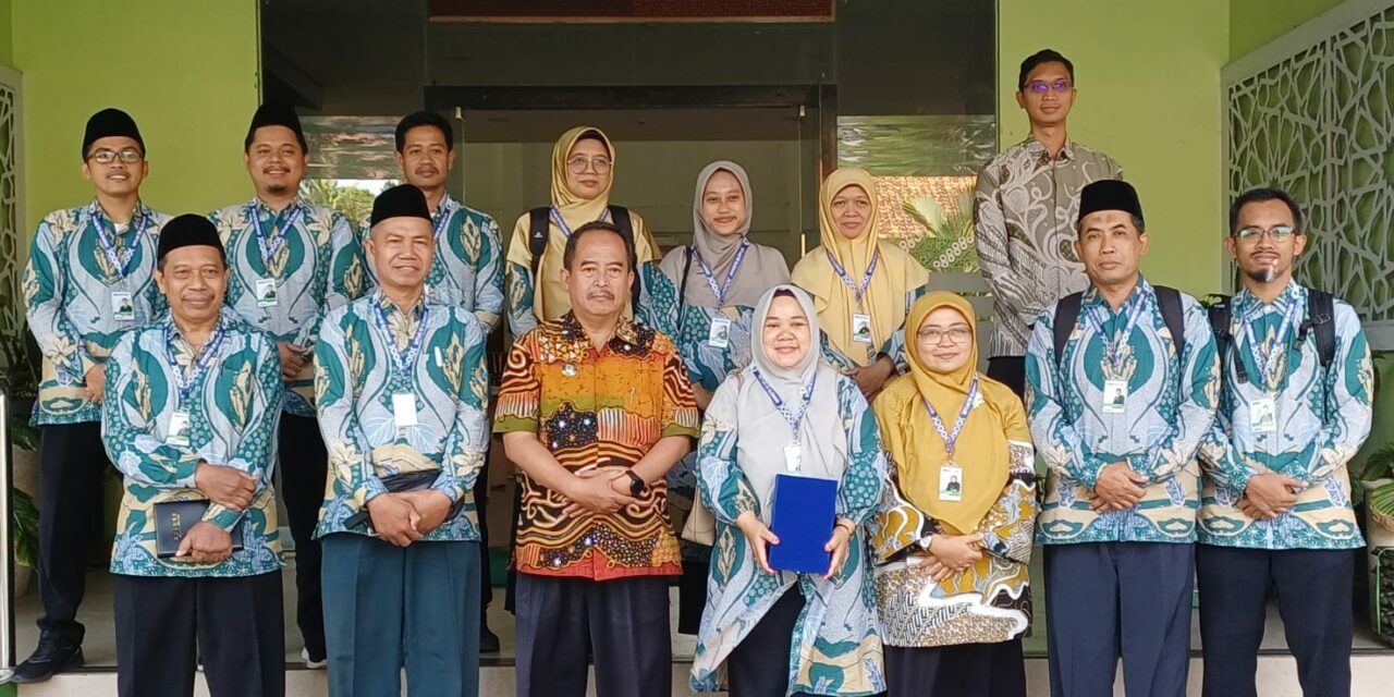 Tngkatkan Kualitas Pelayanan, Tim PMP ZI MTsN 10 Sleman Lakukan Studi Tiru ke MAN 2 Kulon Progo