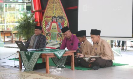 Pererat Sinergi , MTsN 10 Sleman Gelar Pengajian dan Pembagian Hasil PTS