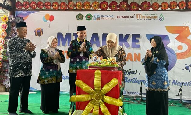 Milad ke-33 MTsN 10 Sleman Kasie Dikmad Sleman Ajak  Lejitkan Potensi Sambut Indonesia Emas